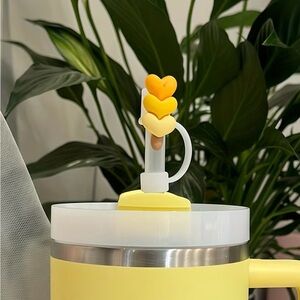Yellow Heart Straw Cover